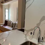 Centre Luxury Renovated Apartment