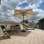 Centre Luxury Renovated Apartment