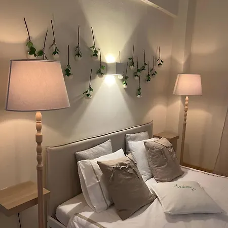 Centre Luxury Renovated 아파트