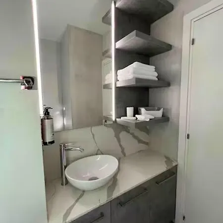 Centre Luxury Renovated Apartmán *