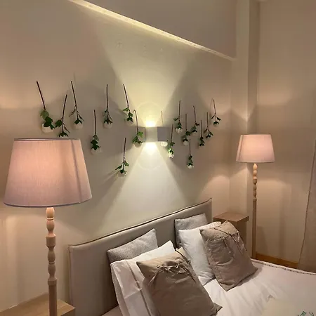 Athina Centre Luxury Renovated Daire