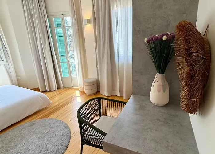 Centre Luxury Renovated *