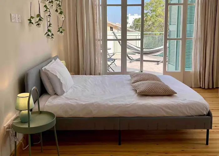 Centre Luxury Renovated Lejlighed *