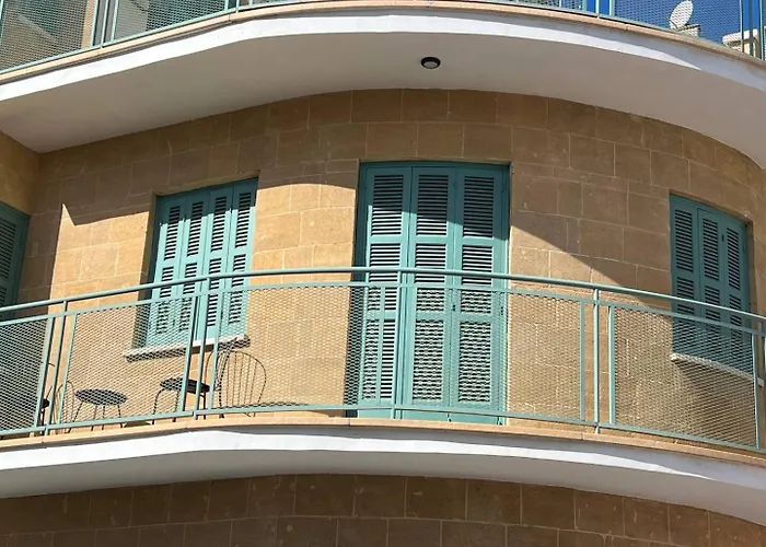 Centre Luxury Renovated Lägenhet