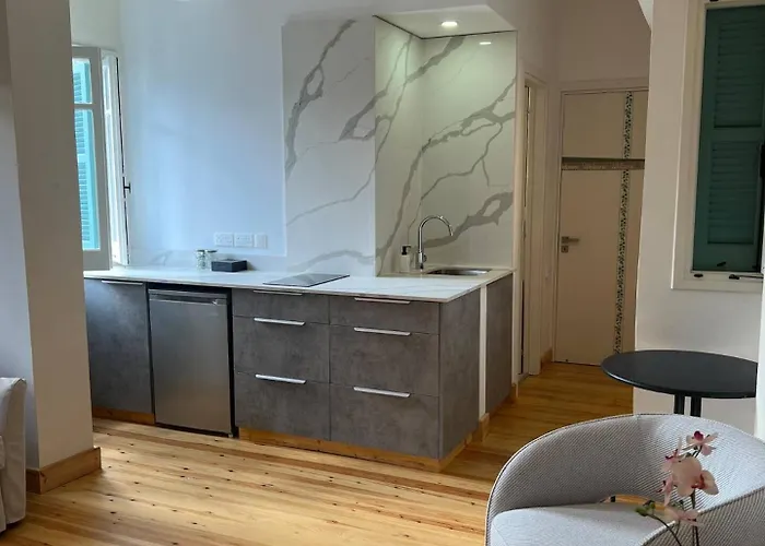 Centre Luxury Renovated Lejlighed *