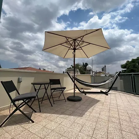 Centre Luxury Renovated Lägenhet